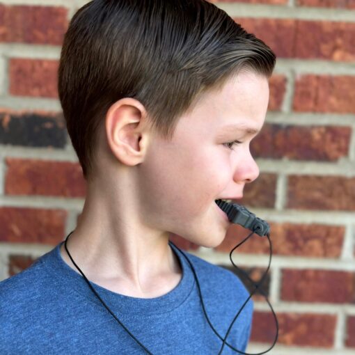 jongen met robot bijtketting