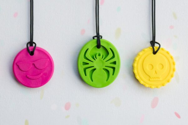 De Geschiedenis en Ontwikkeling van Kauwsieraden